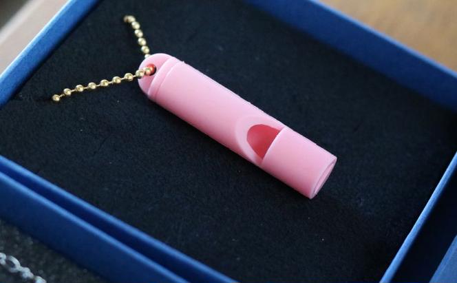 ホイッスル 曲がって割れない防災笛【雫音（しずね）】 笛 防災笛 シリコーンゴム製 防災ホイッスル 雫音 町工場 災害 弾性 水に強い 墨田区 東京都