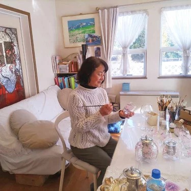 【絵付け手描き】ランプティーポット（1個）、カップ＆ソーサー（2個）3点セット「一重のバラ」 根本久美作