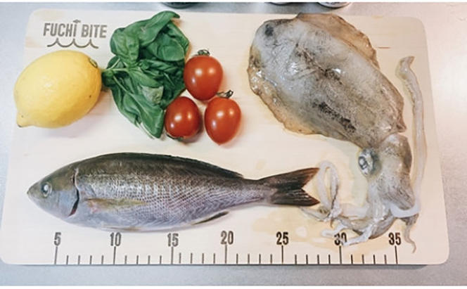 【FUCHI BITE】 スケール付き 木製まな板（ヒノキ）・フタ付きワイドパンセット 木製 ヒノキ 檜 木工品 卓上 国産 キッチン用品 キッチングッズ 調理器具 日用品 日用雑貨 アウトドア キャンプ カットボード カッティングボード フライパン