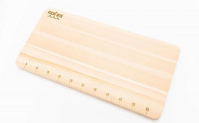 【FUCHIBITE】 ヒノキ 大型 まな板 木製 檜 木工品 卓上 国産 キッチン用品 キッチングッズ 調理器具 日用品 日用雑貨 アウトドア キャンプ カットボード カッティングボード