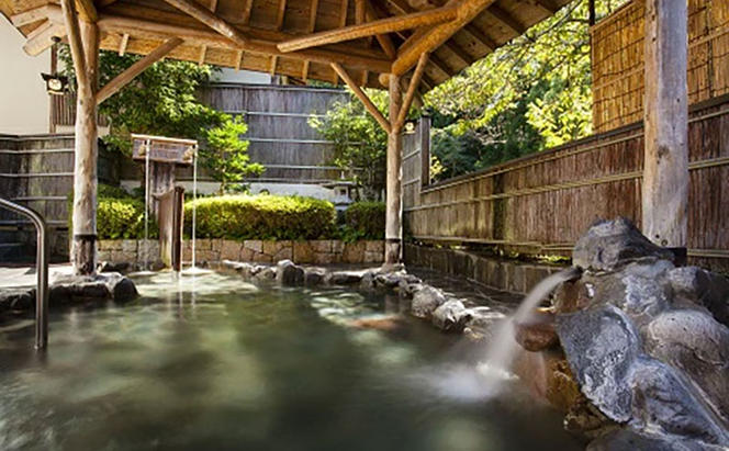 自然に包まれた天然温泉と純和風造りの閑静なたたずまいの一軒宿でリフレッシュ。ペアご宿泊券