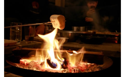 ツマギアンズ貸切利用券（休日2名様・テント泊プラン）人数分のBBQ食材付き (KDQ-30)