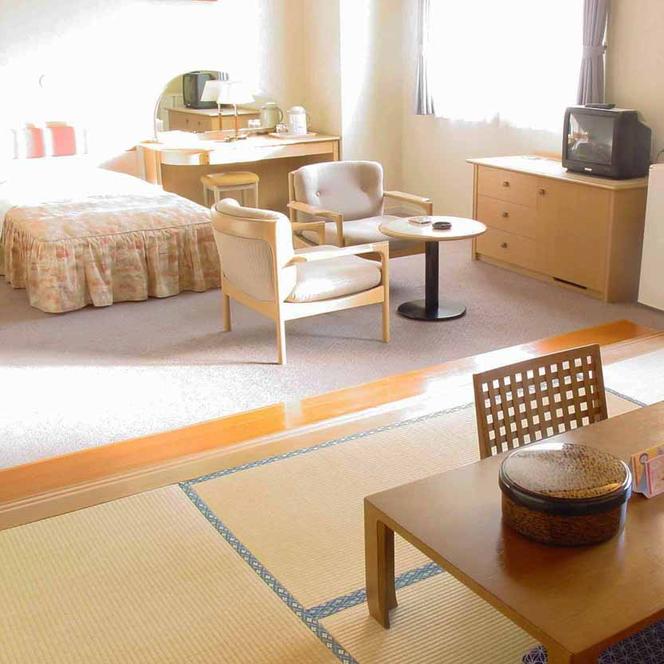 温泉でゆっくり【ほろしん温泉ほたる館ペア宿泊券（1泊2食）】